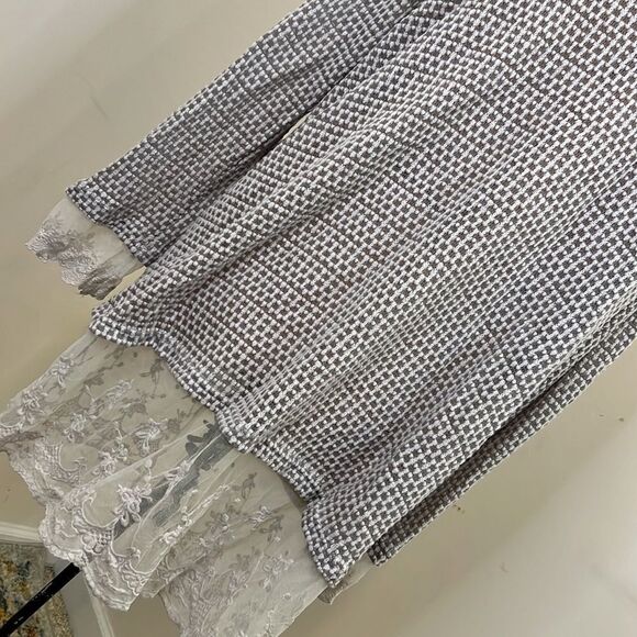 Umgee Lace Trimmed Grey & White Open Cardigan - Size Medium - Picture 9 of 11